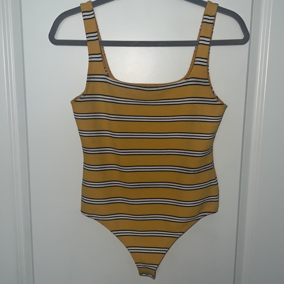 Express Bodysuit size Small black, yellow and white stripes - Picture 5 of 5